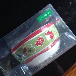 Two piece mitten bowl/spreader dip set